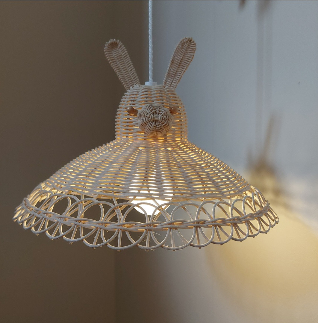 ブドウ装飾のシーリングライト ブドウ装飾のシーリングライト