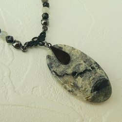 天然石ペンダントネックレス「ブラックスモーク」　天然石　ブラック仕立て　ゴシック　クール　レア石　ロング 11枚目の画像