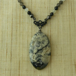 天然石ペンダントネックレス「ブラックスモーク」　天然石　ブラック仕立て　ゴシック　クール　レア石　ロング 10枚目の画像