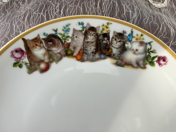 即納！猫andプチローズ…φ21.5丸皿❤︎ポーセラーツ 2枚目の画像