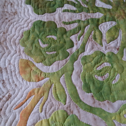 (手縫い)ハワイアンキルト(ロケラニ) タペストリー テーブルセンターにも 3枚目の画像