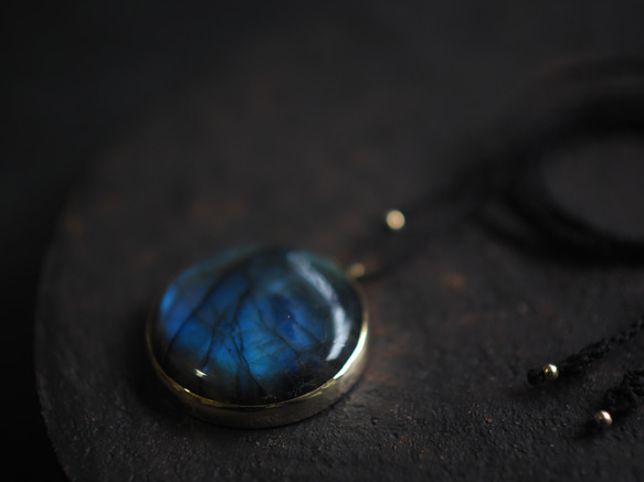 labradorite brass necklace (rougetsu) 8枚目の画像