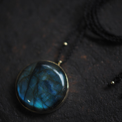 labradorite brass necklace (rougetsu) 3枚目の画像