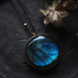 labradorite brass necklace (rougetsu) 1枚目の画像