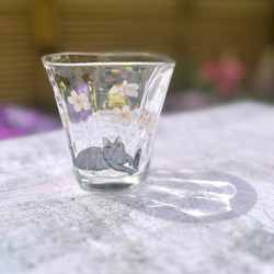 桜と黒猫のガラスタンブラー 4枚目の画像