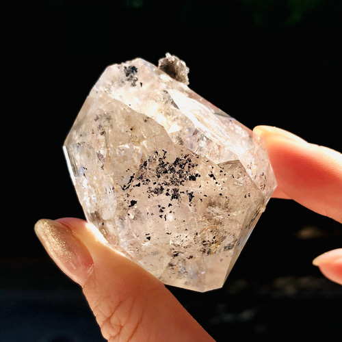 大粒！虹入りハーキマーダイヤモンド原石 天然石 虹色の星 通販