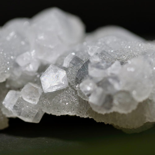 カルセドニー原石 152g 美しい希少なクラスター結晶 天然原石 天然石