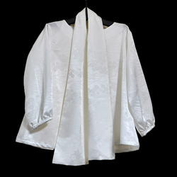 送料無料 着物 リメイク 地模様 白 ゆったり パフスリーブ ブラウス ストール ハンドメイド 3枚目の画像