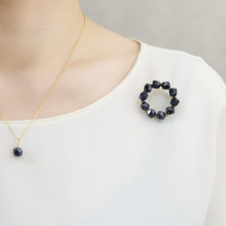 【ブローチ・Sサイズ(M、Lに変更可能)】満点の星空 天の川 宇宙の結晶・ブルーゴールドストーン リース 11枚目の画像