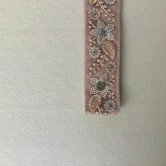 【持ちやすくて可愛いお手元】インド刺繍のスマホストラップ☆Asmeeアスミー／ハンドストラップ・携帯ストラップ 4枚目の画像