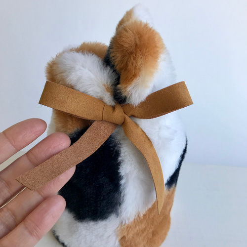 骨壺カバー　猫ポーチ　三毛猫 お耳つき》キジトラ猫ファーの骨壷カバー/しっぽ/3寸4寸3.5寸5寸6寸7