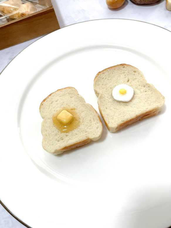 おままごとパン　バター食パン 1枚目の画像