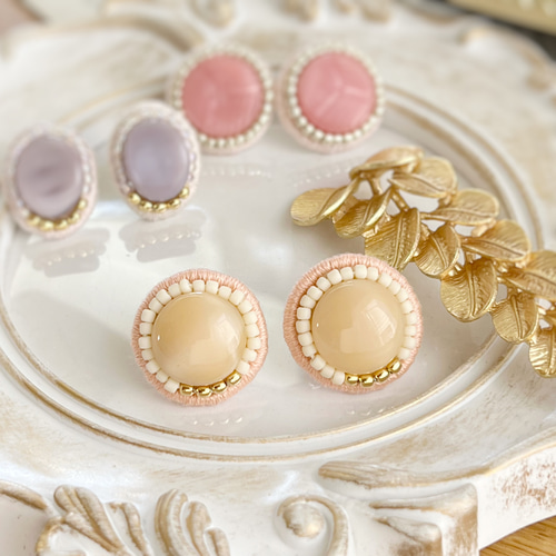 ピンク・ベージュ vintage ボタン ピアス ピアス（スタッド・一粒 