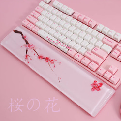 ハンドメイド 桜の花 パームレスト 手作り リストレスト アームレスト レジンアート キーボード PC 誕生日 記念日 3枚目の画像