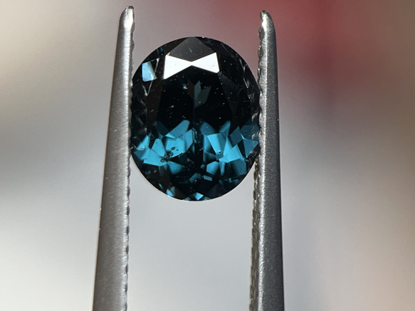 天然石コバルトスピネル　1.38ct ネオンブルー深海の青いNatural Cobalt Spinel 1枚目の画像