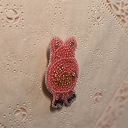 ぶたのしっぽ　ピンク　ビーズ刺繍ブローチ　 4枚目の画像