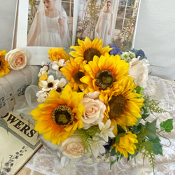 黄色のプリザーブドフラワー(クリアBOX付き) プリザーブドフラワー