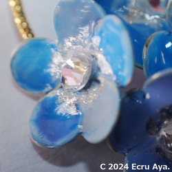 *單面青金石* Nemophila 耳環，飾有天藍色托帕石 第3張的照片