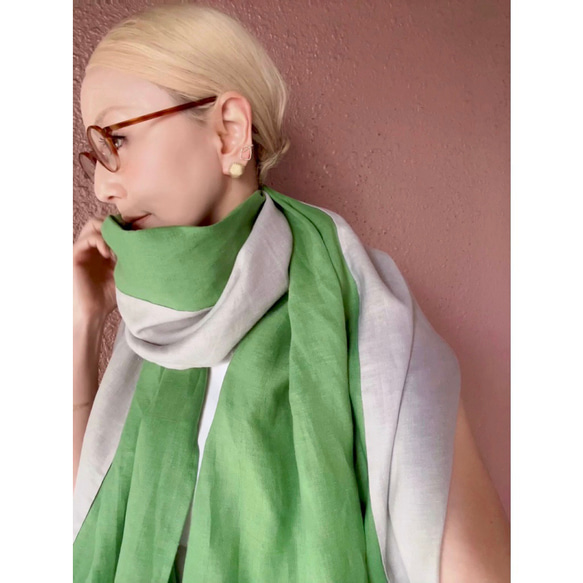 RATA❤️春夏❤️100%優質亞麻❤️大披肩❤️旅行防曬好搭❤️鮮豔優雅成熟的綠色 第7張的照片