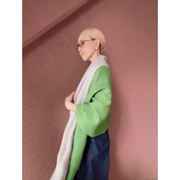 RATA❤️春夏❤️100%優質亞麻❤️大披肩❤️旅行防曬好搭❤️鮮豔優雅成熟的綠色 第6張的照片