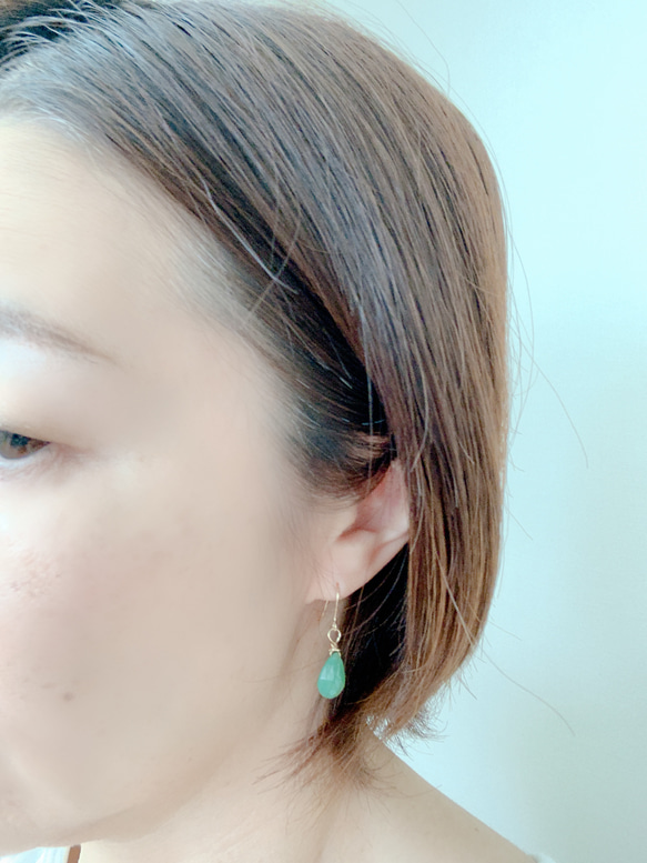 クリソプレーズのピアス Earrings with Chrysoprase AA++ pear shape briole 2枚目の画像