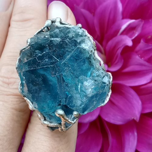 ハンドメイド シルバーリング 天然石 青色 蛍石鉱物ハンドメイドシルバーリング～「海」～ 蛍石鉱物