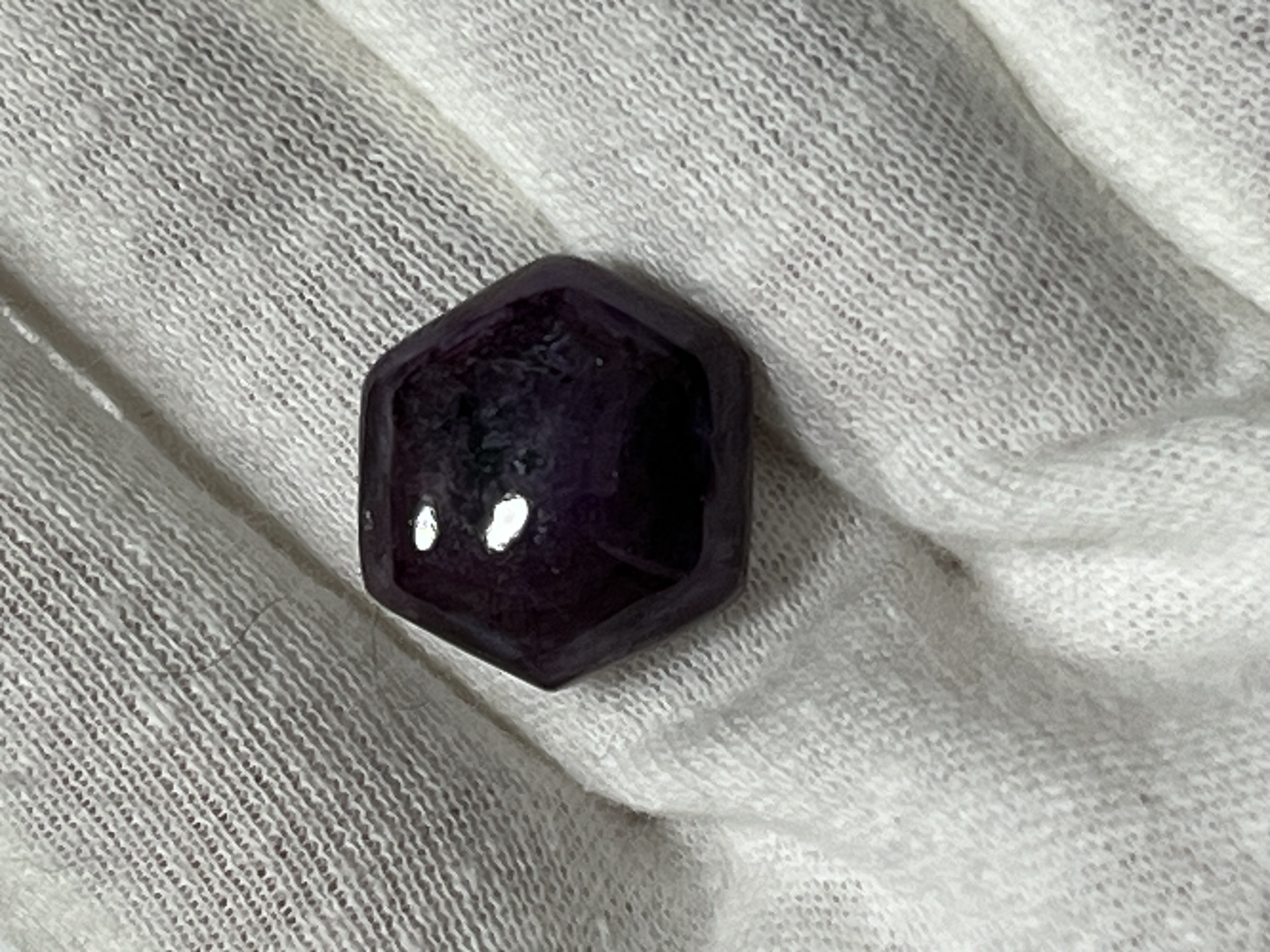 トラピッチェルビーあるいはサファイア ルース　約16.8ct