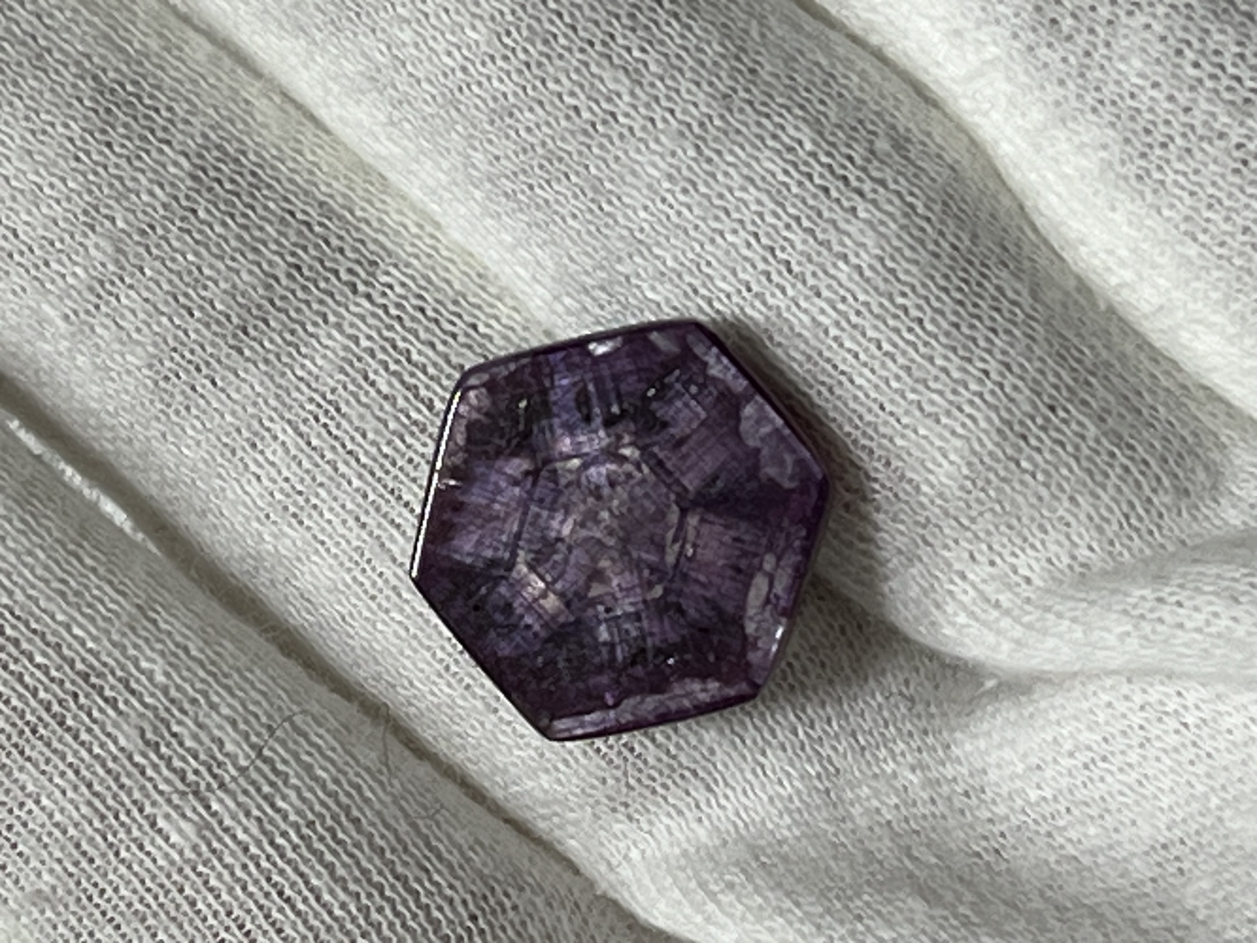 トラピッチェルビーあるいはサファイア ルース　約16.8ct