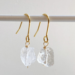 再販♡天然石ラフロック水晶の一粒ピアス/イヤリング ピアス（フック