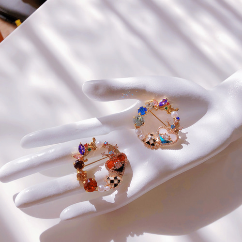 鏡の国のアリス☆女王の宝石ブローチ 指輪・リング ＊Riselumiere