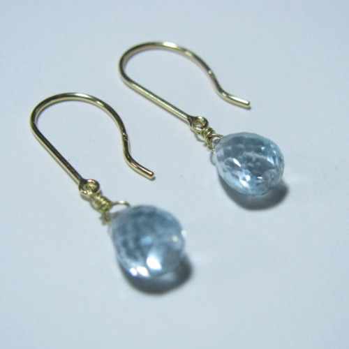 大人気アイテム K18 アクアマリンダイヤフレンチフックピアス アクセサリー
