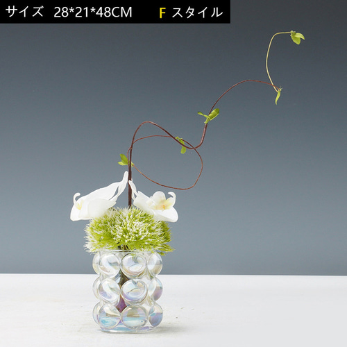 モダンフラワーアレンジメント、造花アレンジメント、緑の植物