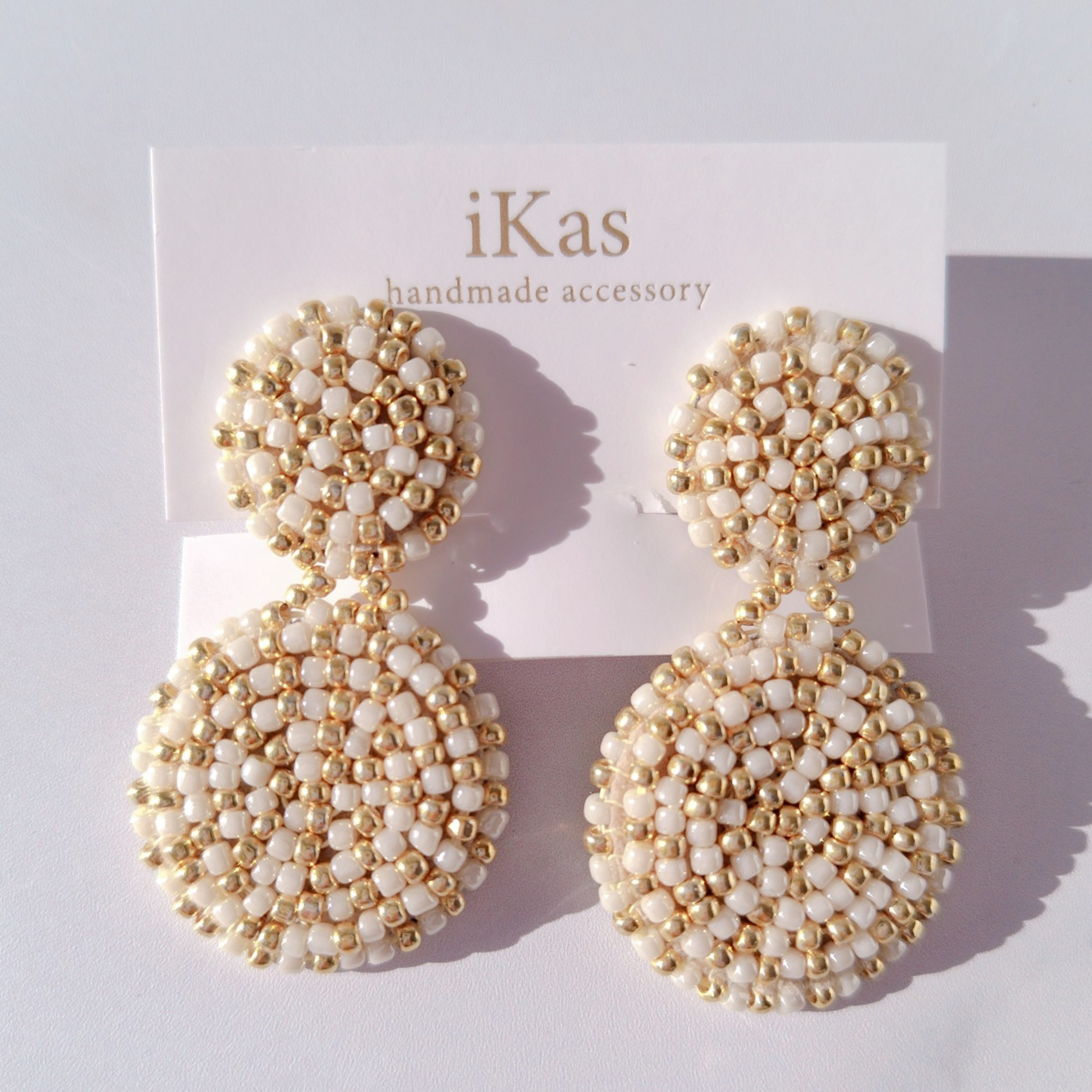 個性的まん丸 ピアス・イヤリング｜ビーズ刺繡