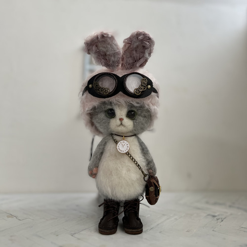 羊毛フェルト 猫 ぬいぐるみ うさ耳帽子のごーぐるにゃんこ 羊毛フェルト 猫 ぬいぐるみ 羊毛