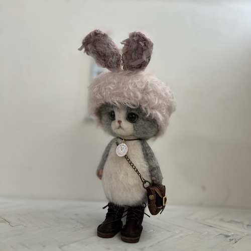 うさ耳帽子のごーぐるにゃんこ 羊毛フェルト 猫 ぬいぐるみ 羊毛