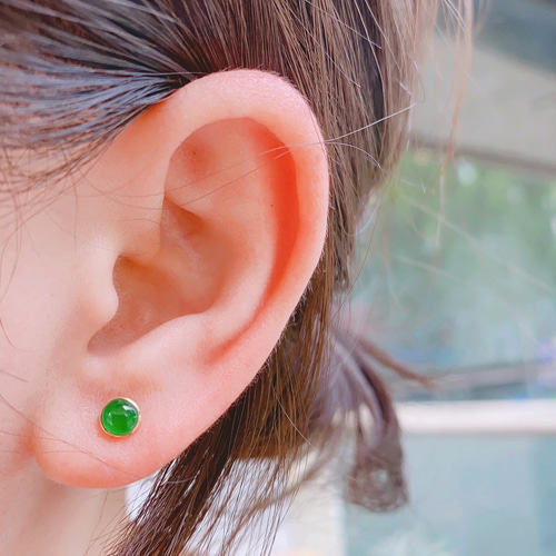 天然ヒスイ ミニサイズピアスk18 ピアス（スタッド・一粒） パール  