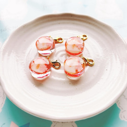 ミニいちご錦玉羹の和菓子チャーム フェイクスイーツ 練り切り 樹脂粘土 桜 2枚目の画像