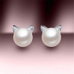 パール ピアス 猫耳 ネコ 真珠 シルバー かわいい 高品質 人気 1枚目の画像