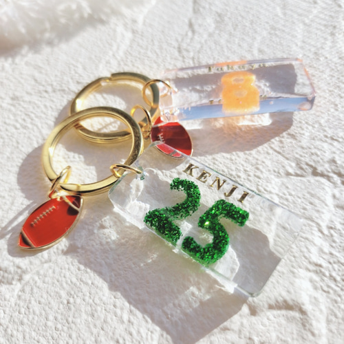 部活 キーホルダー 名入り 背番号 レジン アメフト ホワイト 背番号