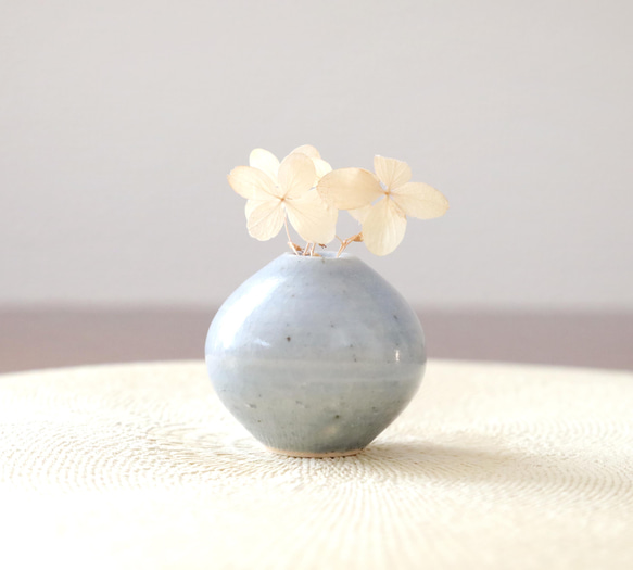 白御影土とブルーグレーの一輪挿し 一輪挿し・花瓶・花器 TSUCHI