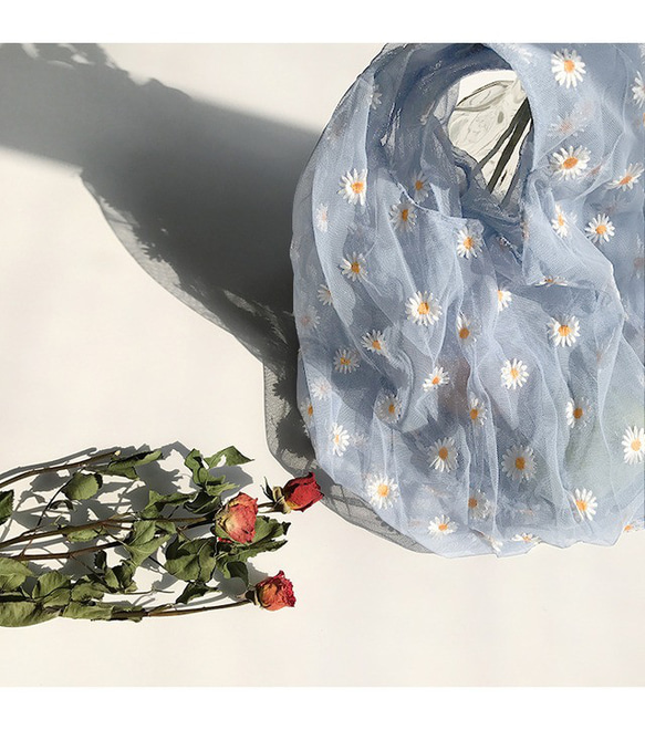 今なら50％off  3色オーガンジーimport 刺繍エコバッグナチュラル　スクエア　フラワー　花柄プレゼント　ギフト 1枚目の画像
