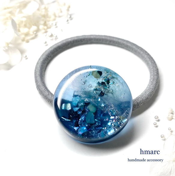 ハンドメイド　レジン　ヘアゴム　ポニーフック　ブローチ　大人可愛い　ブルー ハンドメイド レジン ヘアゴム ポニーフック ブローチ 大人