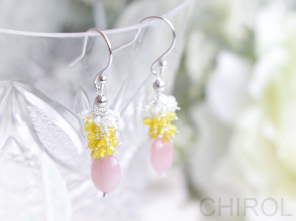 ピンク(グァバ)クォーツ＋ カルセドニー＋ プレナイトの ピアス/ SV925