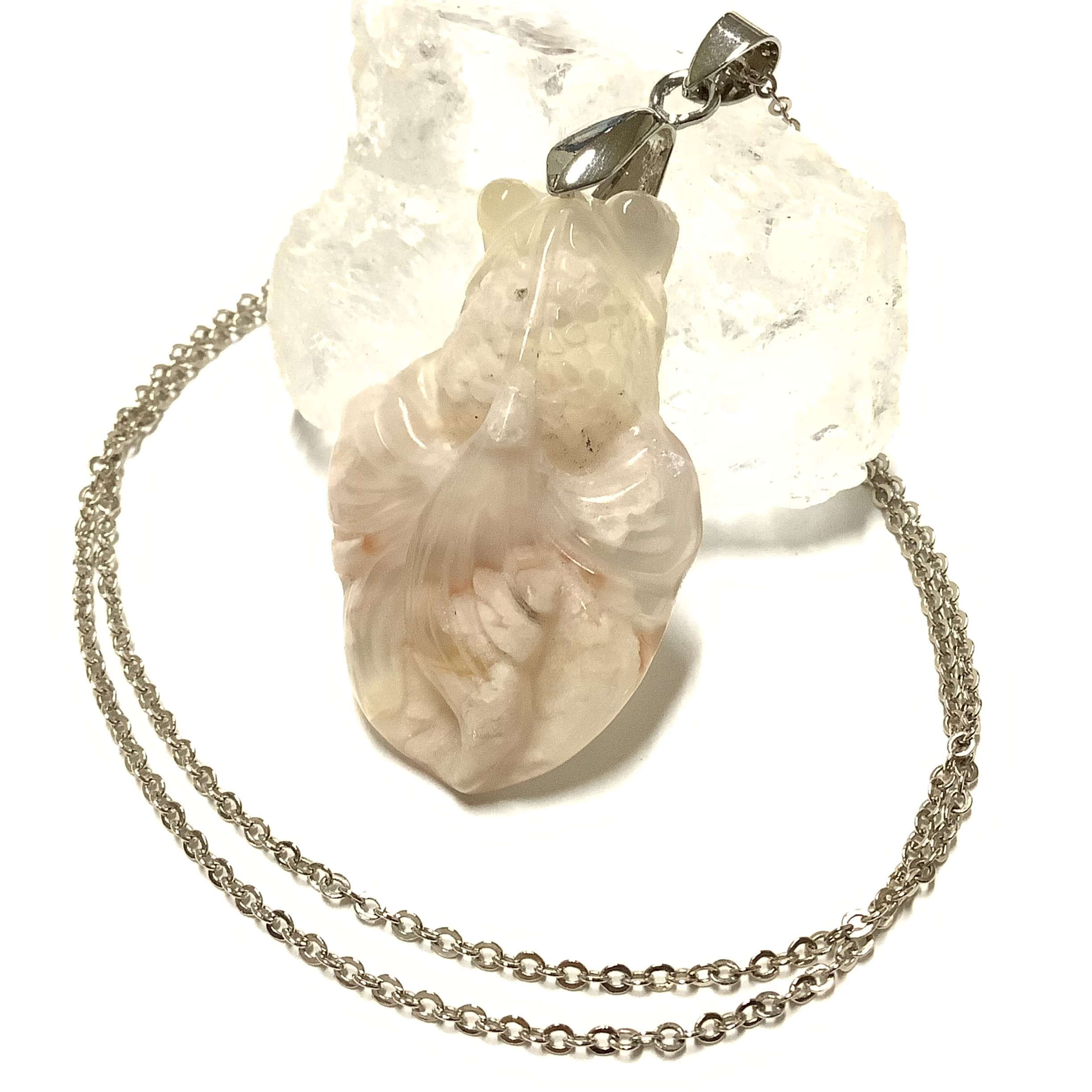 激レア！一点物☆送料無料 ヒーリングストーン 天然石 チェリーブロッサムアゲート 彫刻『金魚』ネックレス ②