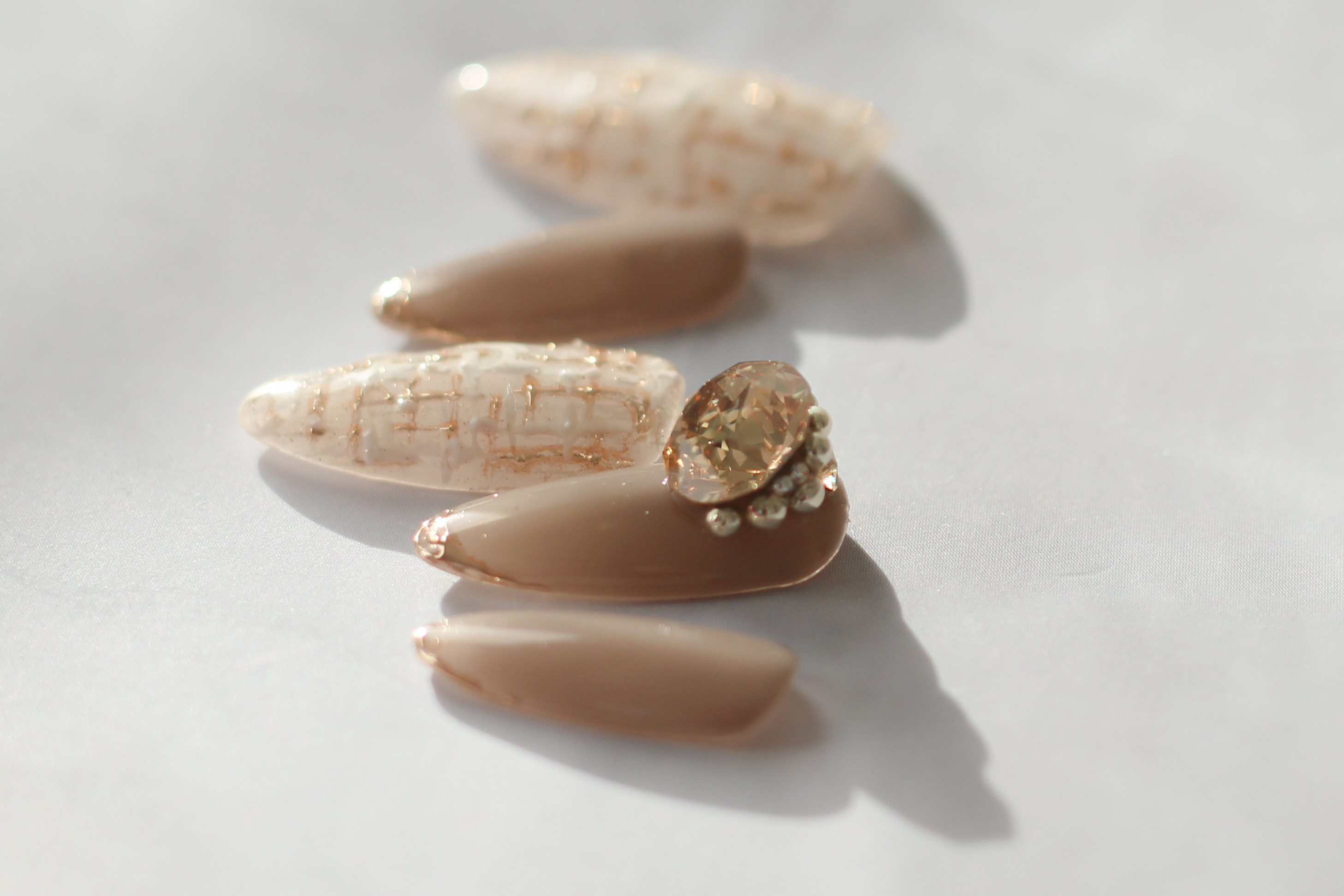 〝 ツイード × ビジュー 〟グレージュ/ホワイト/上品/オケージョン/結婚式/お呼ばれ/入学式/入園式/ママ/母の日