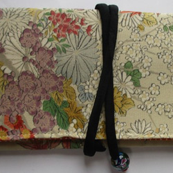 ７６７９　花柄の着物で作った和風財布・ポーチ　＃送料無料 1枚目の画像