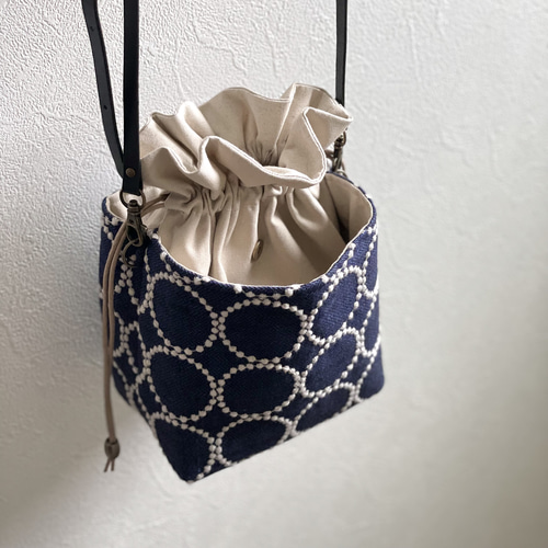 ミナペルホネン　ハンドメイド　巾着ポシェット　sea lace ブラック ミナペルホネンハンドメイド巾着ポシェットsea lace ブラック