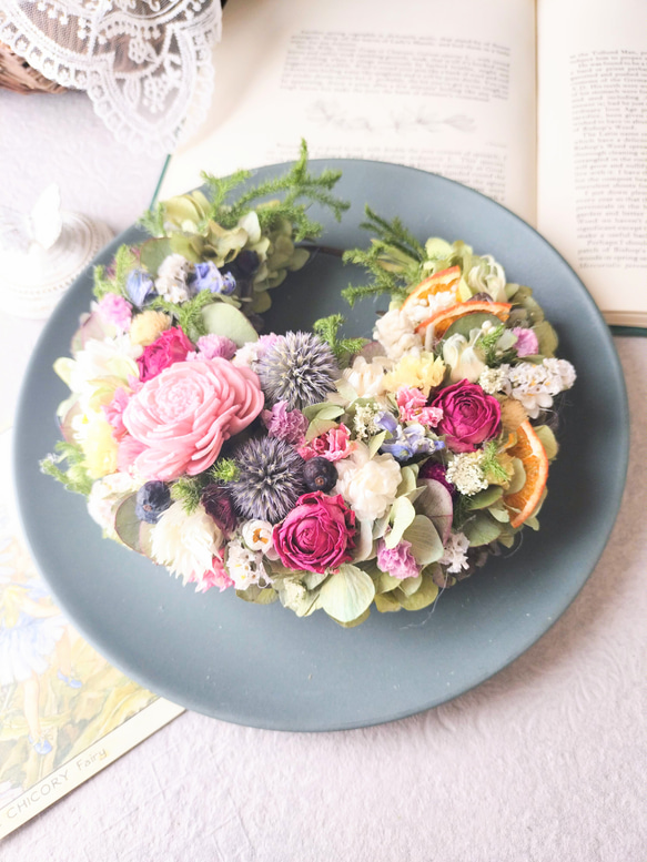 【母の日】お花畑のような紫陽花の三日月リース　　ドライフラワー　紫陽花　新築祝い　玄関リース　結婚祝い　 6枚目の画像