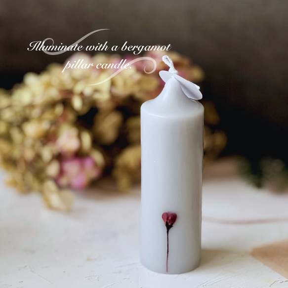ベルガモットの香り 押し花ピラーキャンドル 　インテリアアロマキャンドル 2枚目の画像