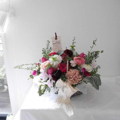 生花/カゴのフラワーアレンジメントご予約/お祝い/お誕生日プレゼント
